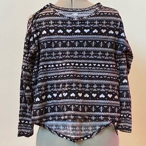 Black and white “hearts” long sleeve knit top